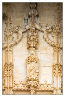 Мануэлинский портал-вход в церковь.