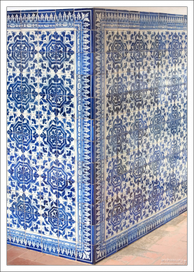 Стена из плитки азулежу в монастыре Конвенту-де-Кришту.