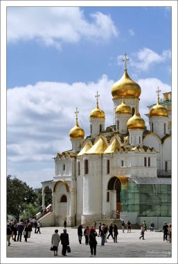 Благовещенский собор Московского Кремля (15-й век).
