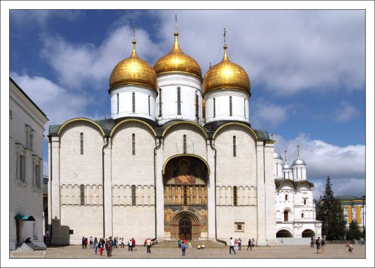 Южный фасад Успенского собора.