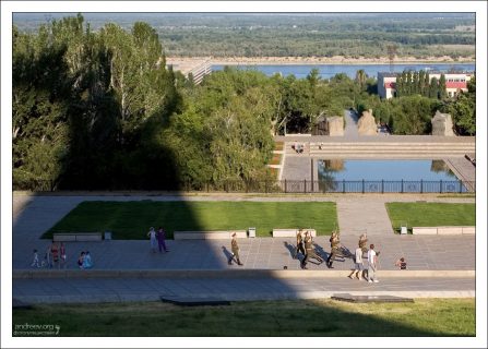 Солдаты 46-й отдельной стрелковой роты Почётного караула Волгоградского гарнизона. Мамаев курган.