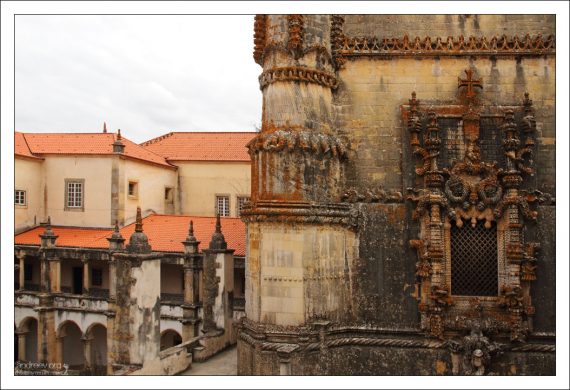 Западный фасад церкви в монастыре Конвенту-де-Кришту.