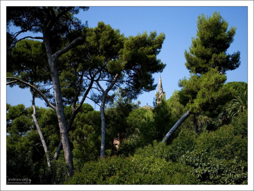 На подступах к парку Гуэля (Parc Güell).