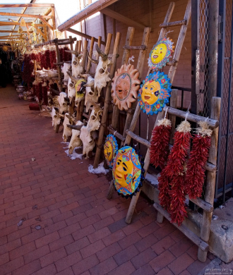 Сувениры в стиле "а-ля нью-мексико".