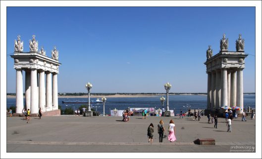 Набережная имени 62-й Армии - центральная набережная Волгограда.