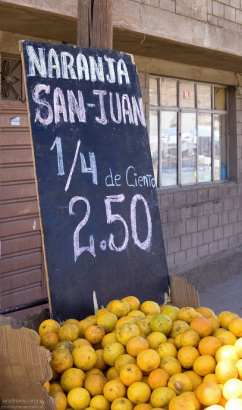 Апельсины - 25 штук за 2 с половиной соля ($1=3 солям).