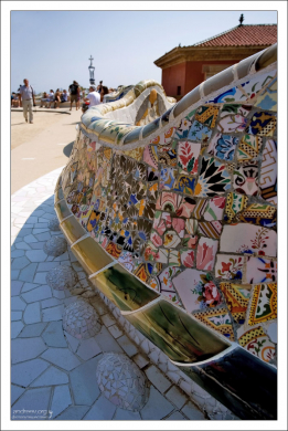 Мозаичная скамья (Banc de Trencadis) в парке Гуэля.