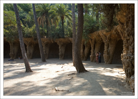 Carob's viaduct снаружи.