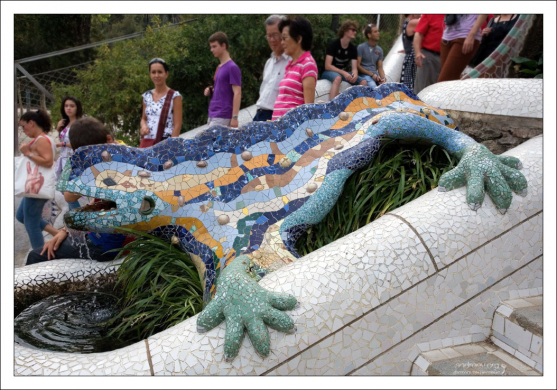 Мозаичная саламандра-фонтан. Parc Güell.