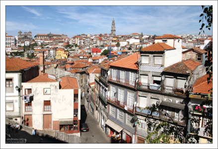 Прибрежный район города.