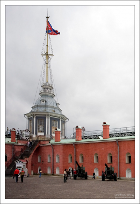 Подъем на Невскую куртину (стену) Петропавловской крепости.