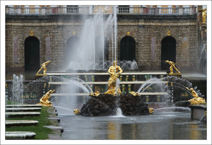 Самсон во всей красе в Петергофе.