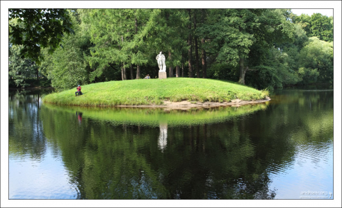 Мыс Геракла в Старом английском саду со статуей Геракла Фарнезского. Елагин остров.