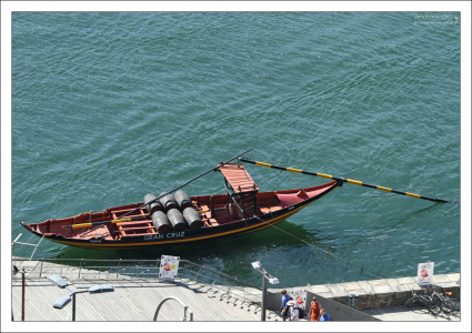 Портвейновая лодка.