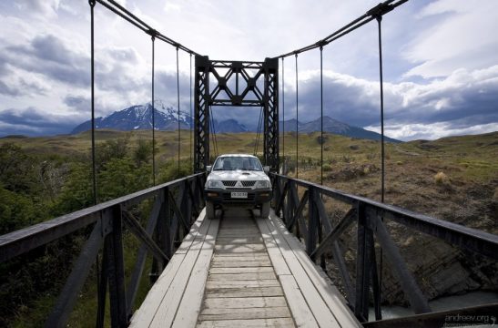 Мост через реку Paine и наш Мицубиси L 200.