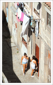 Девочки из рабочего района.