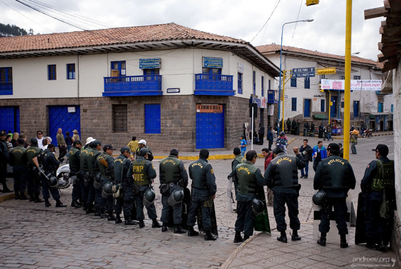 В город начали стягиваться боевые силы.