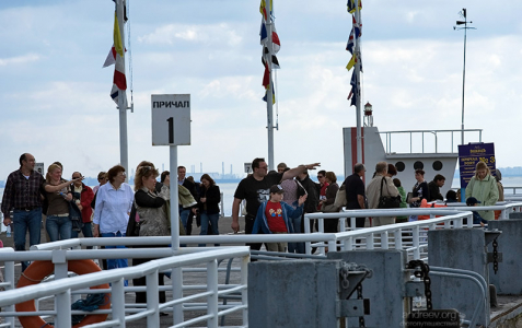 Причал №1 в Петергофе, куда приходят "Метеоры" из Питера.