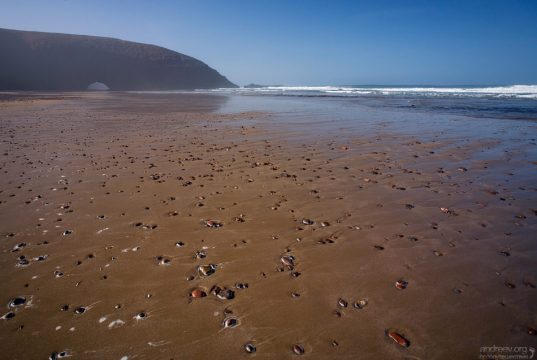 Отлив на пляже Legzira Beach.