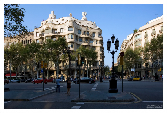 Фасад Дома Мила, или Ла Педреры ("Каменоломни").