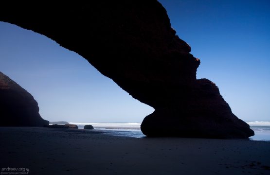 Теневая сторона арки.