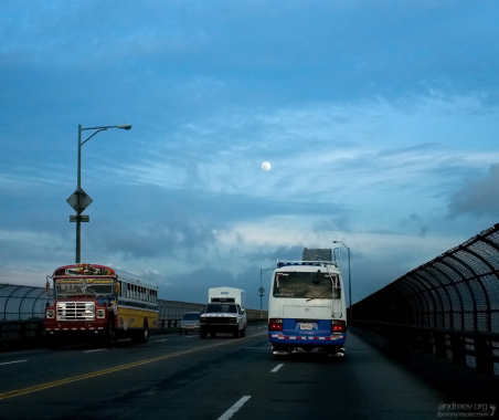 Платное шоссе-мост через Панама-сити.