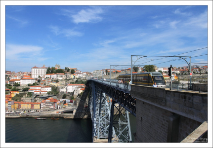 Вид на Порту из его города-спутника - Вила-Нова-де-Гайа.