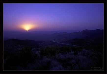 Ночь над пустыней Chihuahuan. На горизонте - Мексика.