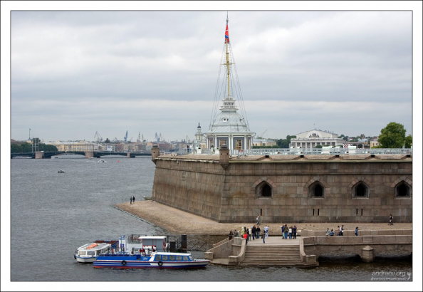 Флагшточная башня на Нарышкином бастионе Петропавловской крепости.