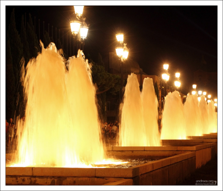 Каскады фонтанов на площади Испании.