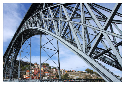 Мост Понте-де-Дон-Луиш с длиной арочного пролёта 172 метра.