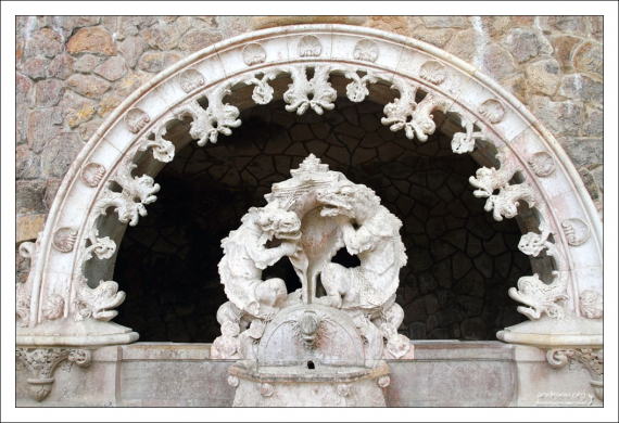 “Portal of the Guardians” (”Портал Хранителей”). Кинта да Регалейра.