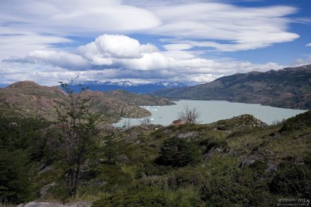 Озеро Grey с высшей точки тропы.