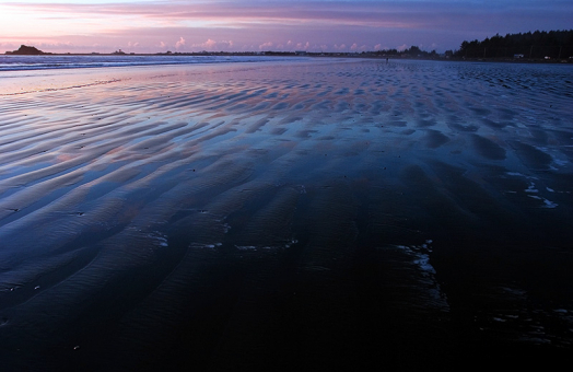 Отошедший от Калифорнийского берега Тихий океан. В лиловых сумерках.