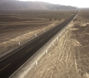 Панамерикана (Pan-American Highway) проходит насквозь через все страны Южной Америки. Суммарная протяжённость составляет 48 тыс. км.