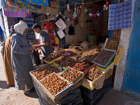 Различные виды фиников на городском рынке.