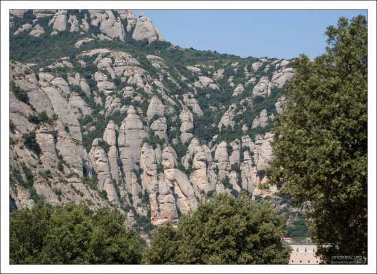 В геологии подобные горы именуются “останцами”.