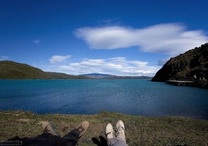 Ждем паром через озеро Pehoe.