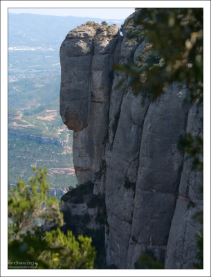 Причудливые каменные образования.