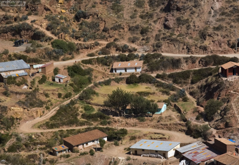 Горная дорога к соляным террасам Salinas de Maras.