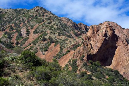 Старая горная гряда Chisos Mountains.