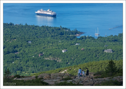 Гора Кадиллак (470 метров над уровнем моря) - самая высокая точка всего восточного побережья США.