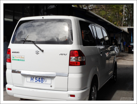 Арендованный на день минивен Suzuki.