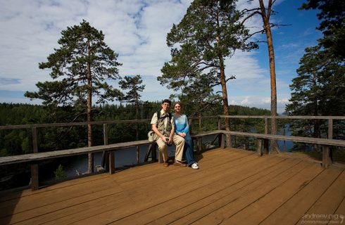 На обзорной площадке над Малой Никоновской бухтой.