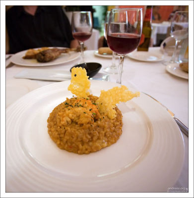 Обед в ресторане отеля "Hotel Abat Cisneros".