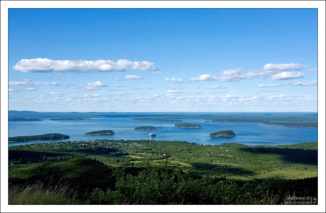Дикобразные острова (Porcupine Islands) в заливе Frenchman Bay.
