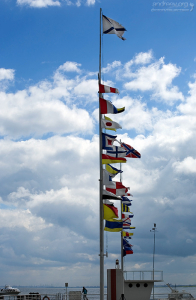 Флагштоки на пристани в Петергофе.