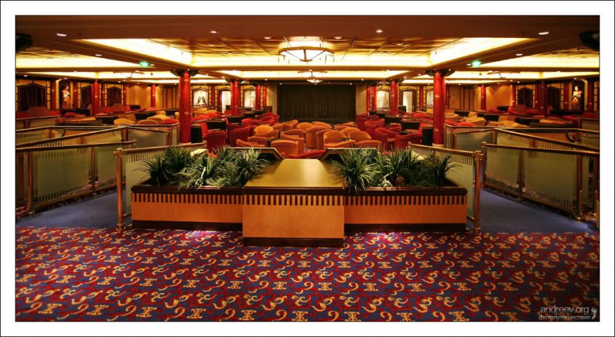 Клуб “Lotus”.