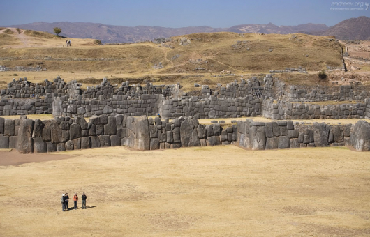 Три ряда стен комплекса Саксайуаман.