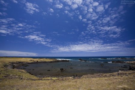 Небольшая бухта у восточного побережья.